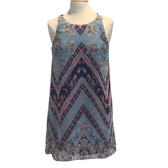 Iz Byer Dresses & Skirts - iZ Byer  Floral Boho Dress size M